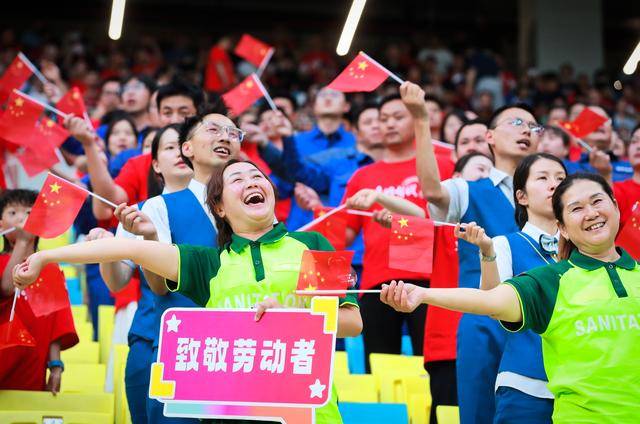 强强对决，一场激烈大战引无数球迷狂热的简单介绍